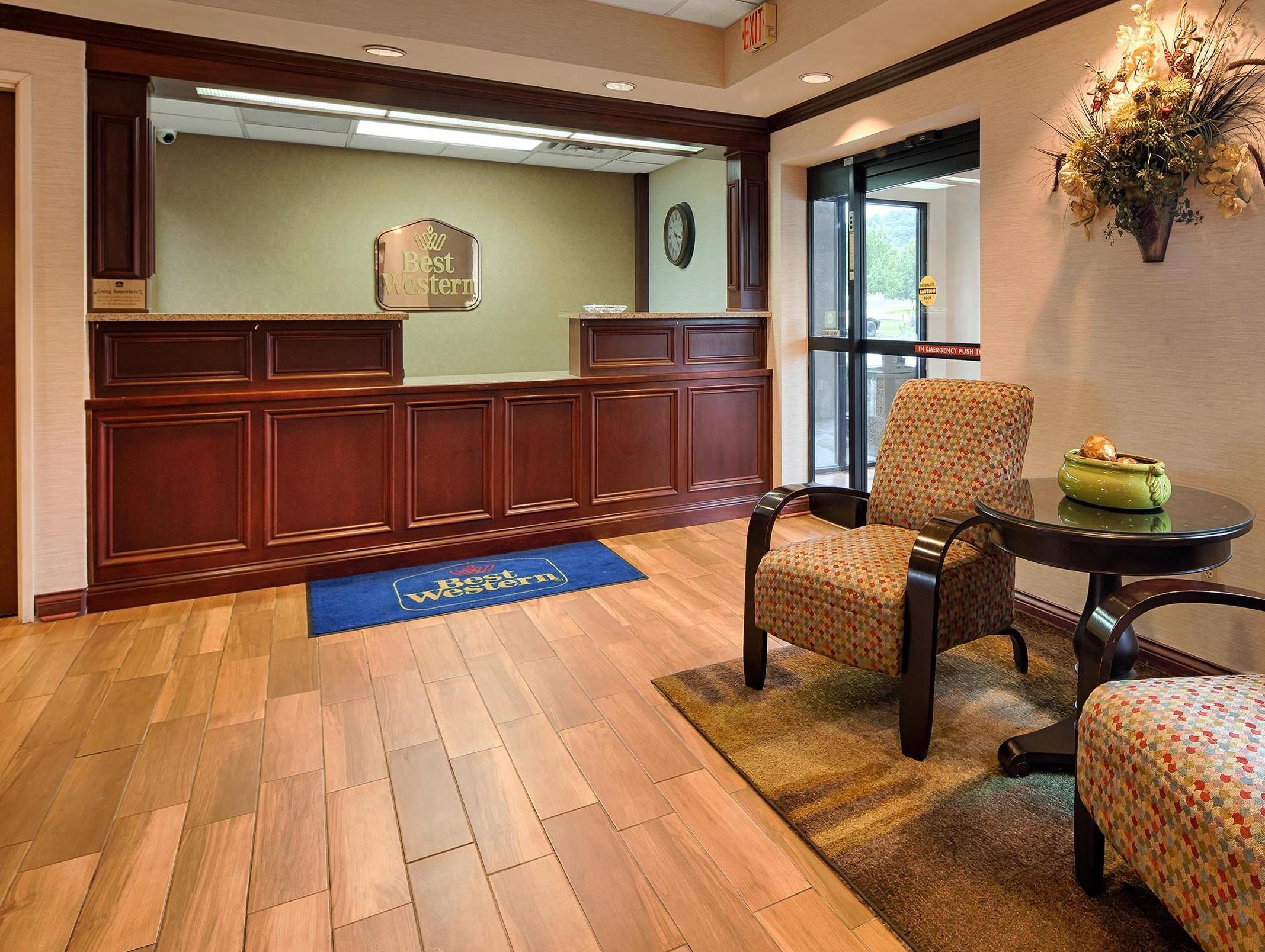Best Western Of Wise Екстериор снимка