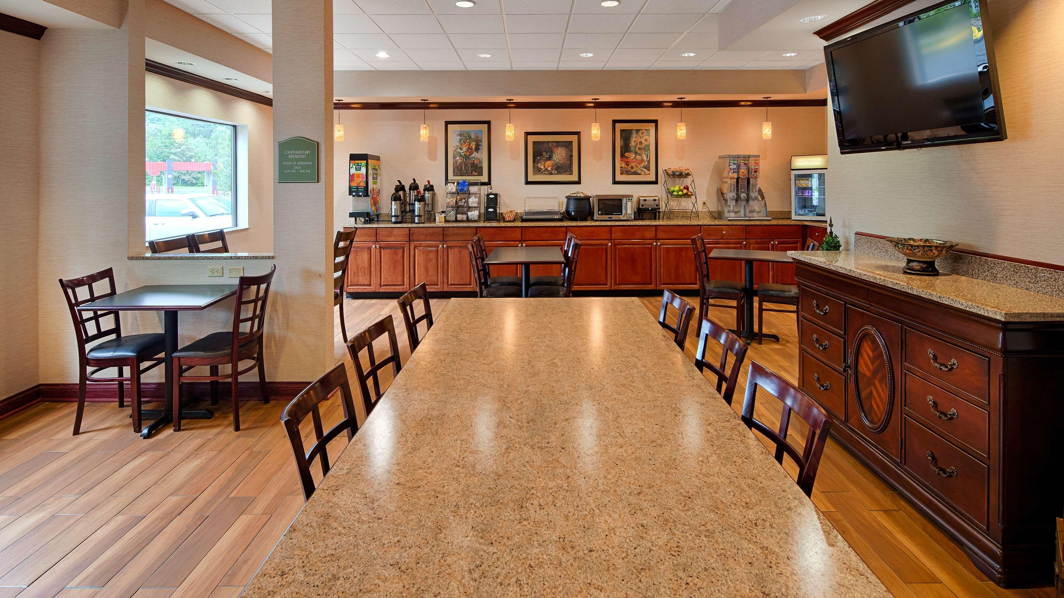 Best Western Of Wise Екстериор снимка