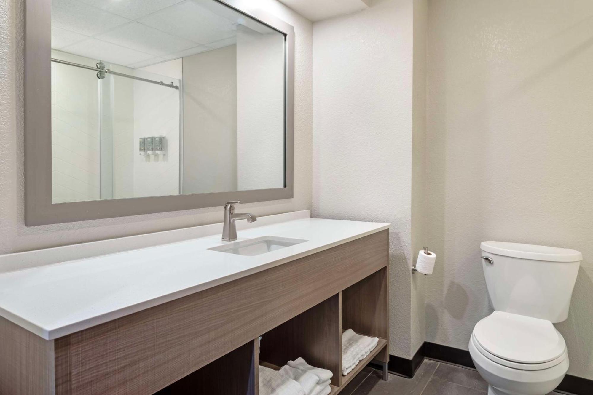 Best Western Of Wise Екстериор снимка