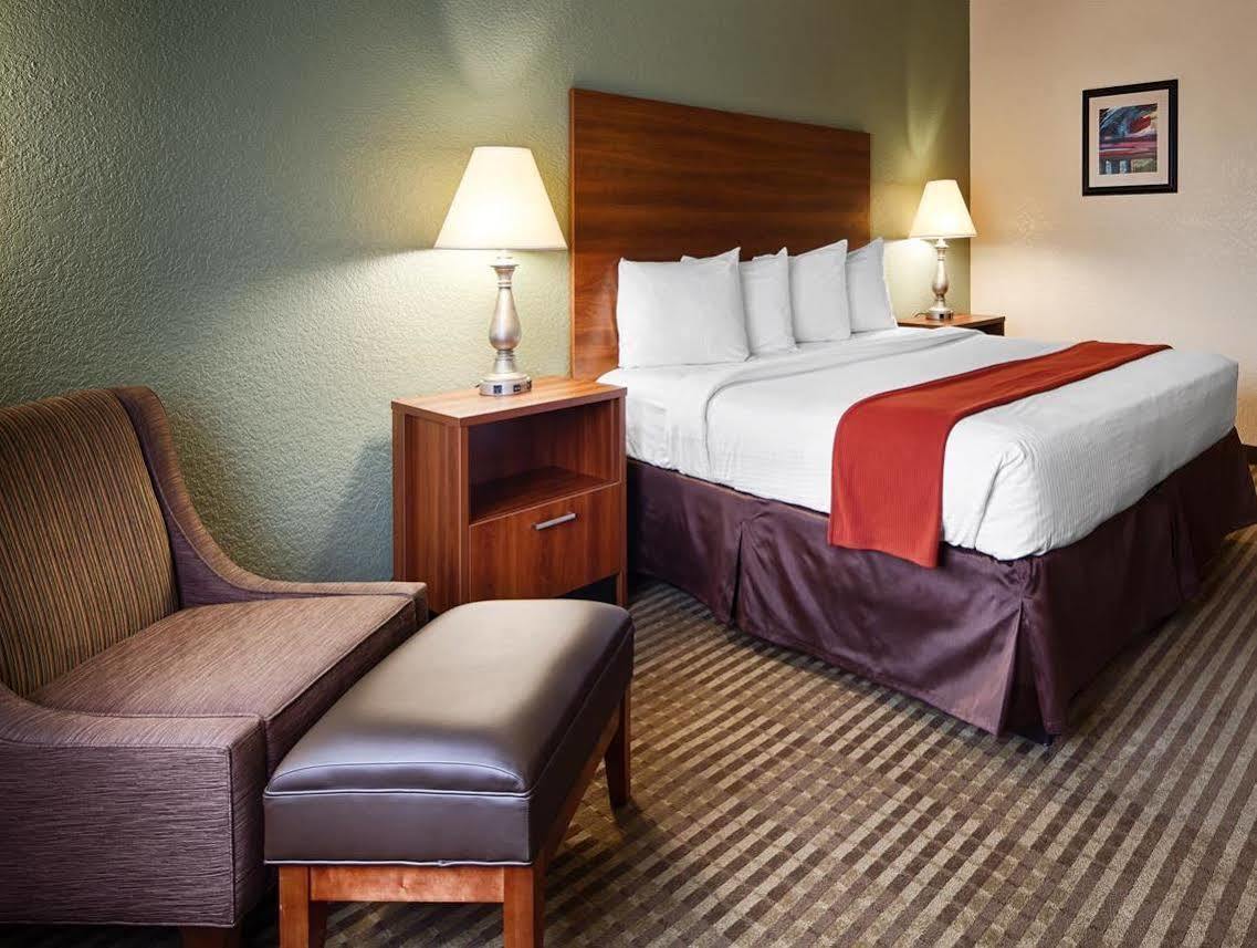 Best Western Of Wise Екстериор снимка